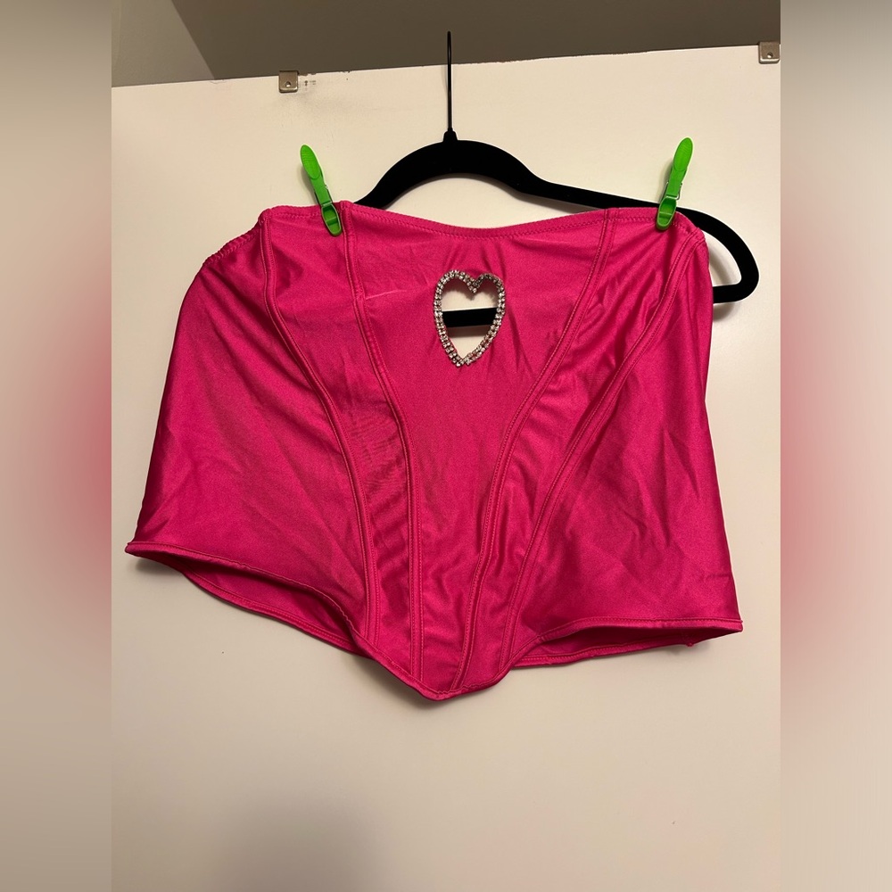 Sabrina carpenter style tube top